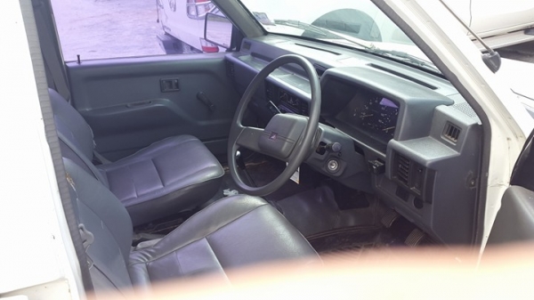 มิตซู 4 ประตู รถ สปก