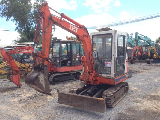 รถขุดเล็ก IHI 3ตัน