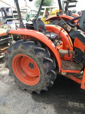 ขายรถแทรกเตอร์ L3608 บุ้งกี๋ ตามสภาพ รถสวยมาก