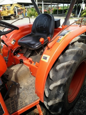 ขายรถแทรกเตอร์ L3608 บุ้งกี๋ ตามสภาพ รถสวยมาก