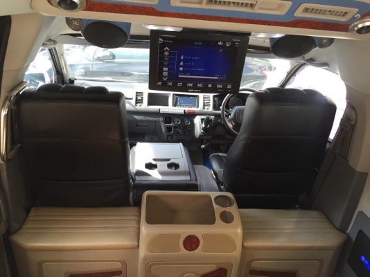 ขายรถตู้ดีเซล2.5ปี06แต่งวีไอพีเบาะสามแถวโทร0877758887นางเบสท์รถตู้ท่าพระ