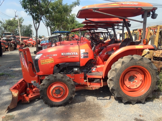 ขายแทรกเตอร์ คูโบต้า รุ่น L3008 ใบมีดดันดิน