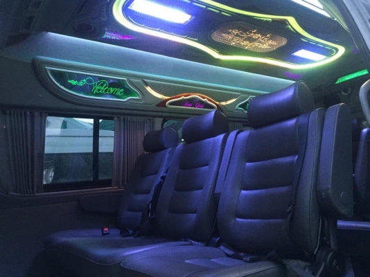 ขายดีเซล2.5ปี10เกียMTสีขายโทร0877758887นางเบสท์รถตู้ท่าพระ ขายดีเซล2.5ปี10เกียMTสีขายโทร0877758887นางเบสท์รถตู้ท่าพระ