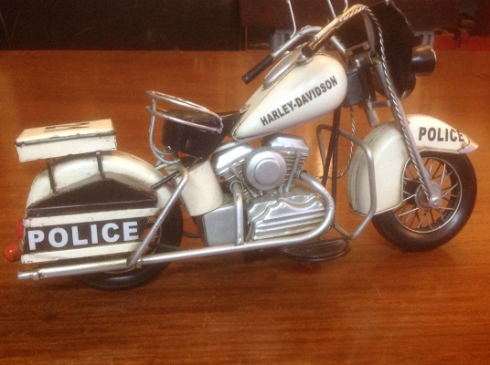ขายรถโมเดลสังกะสี มอเตอร์ไซค์ HARLEY-DAVIDSON งานแฮนด์เมด สวยๆ ความยาวของรถ 14" หนาและหนัก 1 kg.