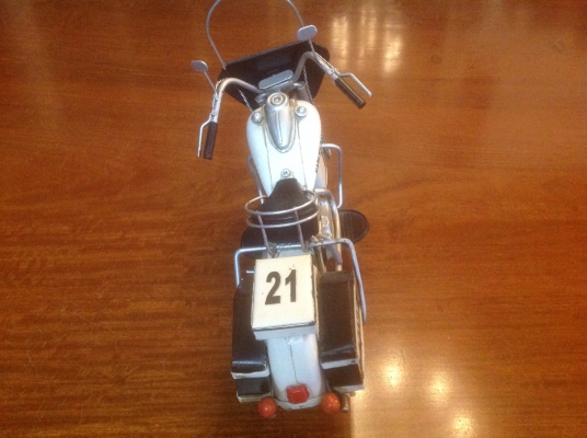 ขายรถโมเดลสังกะสี มอเตอร์ไซค์ HARLEY-DAVIDSON งานแฮนด์เมด สวยๆ ความยาวของรถ 14" หนาและหนัก 1 kg.