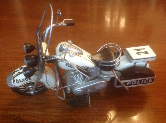 ขายรถโมเดลสังกะสี มอเตอร์ไซค์ HARLEY-DAVIDSON งานแฮนด์เมด สวยๆ ความยาวของรถ 14" หนาและหนัก 1 kg.