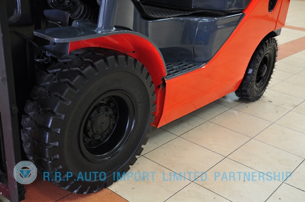 ขายรถโฟล์คลิฟท์มือสอง TOYOTA รุ่น 8FDL15 ราคา xxx,xxx บาท นำเข้าจากประเทศญี่ปุ่น 100\% ไม่เคยใช้งานในไทย