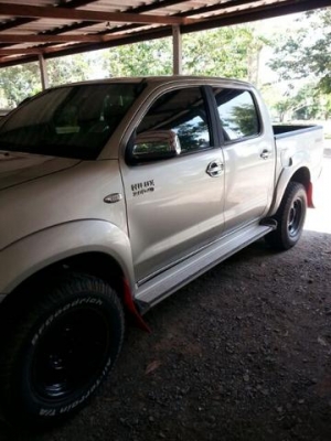 ขาย vigo 3.0 ปี 2007 4 ประตู