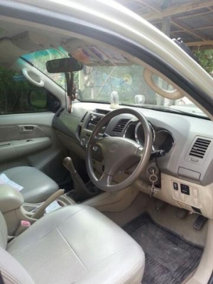 ขาย vigo 3.0 ปี 2007 4 ประตู