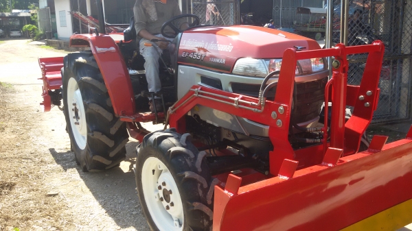 ยันม่าร์45แรงงามๆพร้อมเล้มทะเบียนบอกได้คำเดียวว่าสวยมากๆ ราคา295000บาท มีไบมีดหน้า ลอตาลี โทร0813655997อำพร พาเจริญ ต วังบัว อ คลองขลุง จ กำแพงเพชร