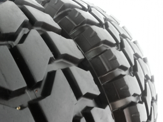 มาใหม่!!ชุดนี้สวยสุดจริงๆ ยางรถทหาร-Humvee37" 1ชุด4เส้นเพียง12,000บ. มาใหม่!!ชุดนี้สวยสุดจริงๆ ยางรถทหาร-Humvee37" 1ชุด4เส้นเพียง12,000บ.