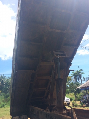 ขายดาวน์รถบรรทุก 10 ล้อดัมพ์ ISUZU ROCKY 240 แรงม้านางฟ้าแท้ ขายดาวน์ 600000