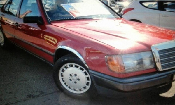 ขายคิ้วล้อ สแตนเลส BENZ 124 ขายคิ้วล้อ สแตนเลส BENZ 124