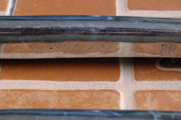 ขายคิ้วล้อ สแตนเลส BENZ 124 ขายคิ้วล้อ สแตนเลส BENZ 124