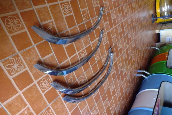 ขายคิ้วล้อ สแตนเลส BENZ 124 ขายคิ้วล้อ สแตนเลส BENZ 124