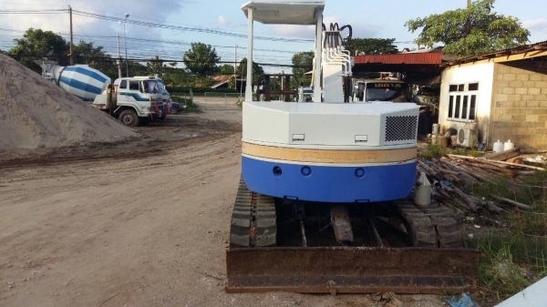 ขายรถแบคโฮโคมาสชุPC 50UUรถนำเข้ามีใบอินวอยรถใช้งานอยู่