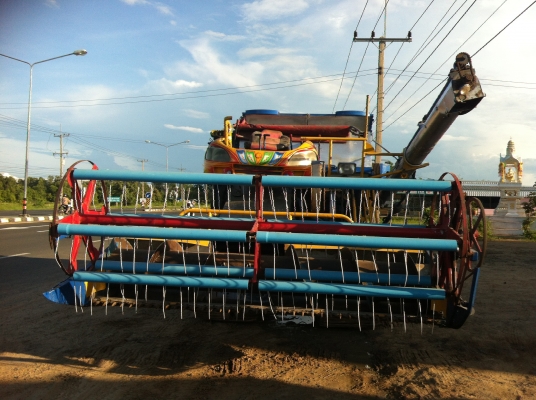 ขาย650000บาทรถเกรี่ยวเกษตรเครื่องอีซูซุ 210