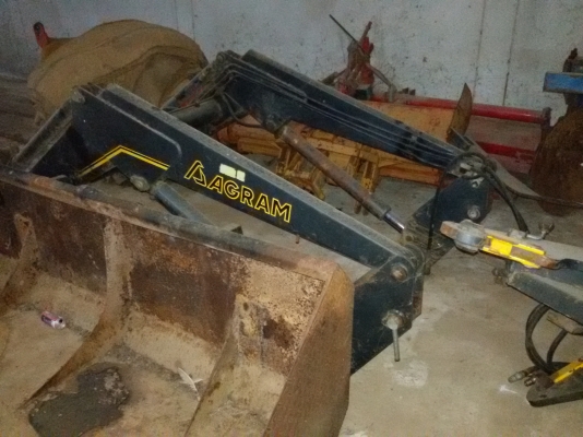 ขายชุดตักหน้า Ford 6610 ขายชุดตักหน้า Ford 6610