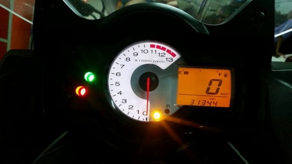 ขาย versys 650 ABS ปี 2011 ทะเบียนแท้ 150,000