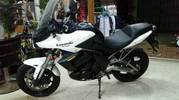 ขาย versys 650 ABS ปี 2011 ทะเบียนแท้ 150,000