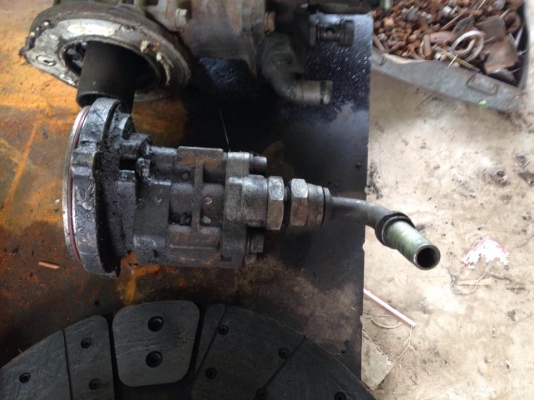 ขายอะไหล่รถมีแผ่นคราส จานกด ปั๊มลม ปั๊มไฮโดรลิก ไดร์ชาจร์ เพลากำลัง ขายชุดหม้อลมเบกฮีโน่227พร้อมจาน  ขายชุดห้อลมเบกฮีโน่227พร้อมจาน ขายเหมาแบบถูกๆ