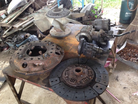 ขายอะไหล่รถมีแผ่นคราส จานกด ปั๊มลม ปั๊มไฮโดรลิก ไดร์ชาจร์  ขายเหมาแบบถูกๆ
