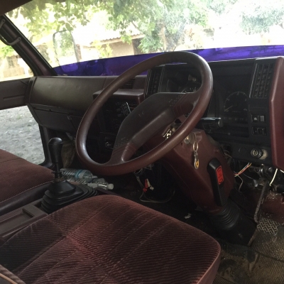 รถอีซูซุ 6 ล้อ ตู้เย็น  NPR  115 แรงม้า. ปี 48    สนใจติดต่อ  081 - 6079515