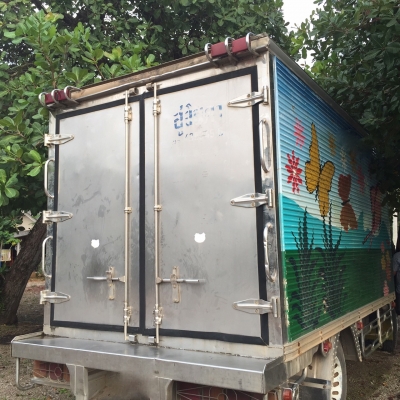 รถอีซูซุ 6 ล้อ ตู้เย็น  NPR  115 แรงม้า. ปี 48    สนใจติดต่อ  081 - 6079515