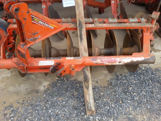 ปัญญาแทรคเตอร์..จัดมาให้ครับ ด่วน!!!คูโบต้า L3608SPพร้อมใบมีดคานล่างFD 163 เล่มทะเบียนพร้อม  ทำงาน390ชม.