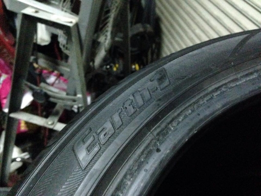 yokohama earth1 japan 255-40-17 ปี 11 ดอกแน่น ๆ สภาพ 90\% yokohama earth1 japan 255-40-17 ปี 11 ดอกแน่น ๆ สภาพ 90\%