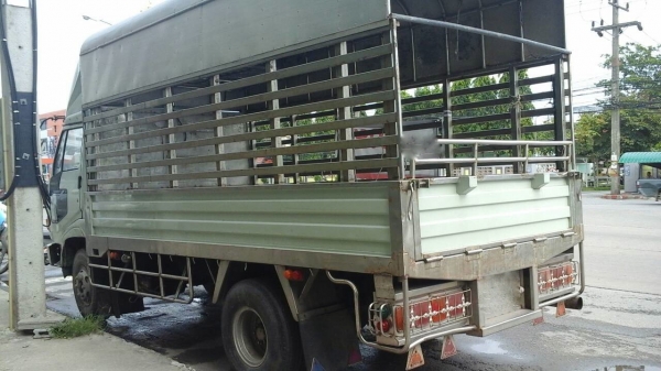 รถฮีโน่ 6 ล้อ FC2W  120 แรงม้า. ปี 41   สนใจติดต่อ 081 - 6079515