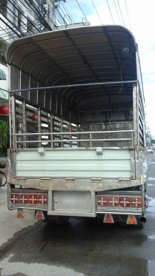 รถฮีโน่ 6 ล้อ FC2W  120 แรงม้า. ปี 41   สนใจติดต่อ 081 - 6079515