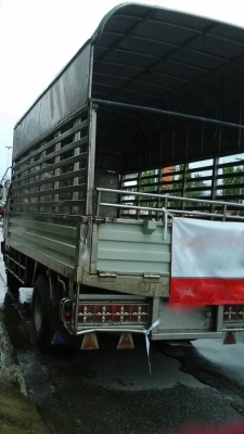 รถฮีโน่ 6 ล้อ FC2W  120 แรงม้า. ปี 41   สนใจติดต่อ 081 - 6079515