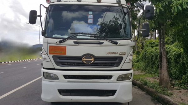 รถฮีโน่ 10 ล้อ หัวลาก 320 แรงม้า. ปี 50.   ( ขาย แม่ , ลูก. )    สนใจติดต่อ  081 - 6079515