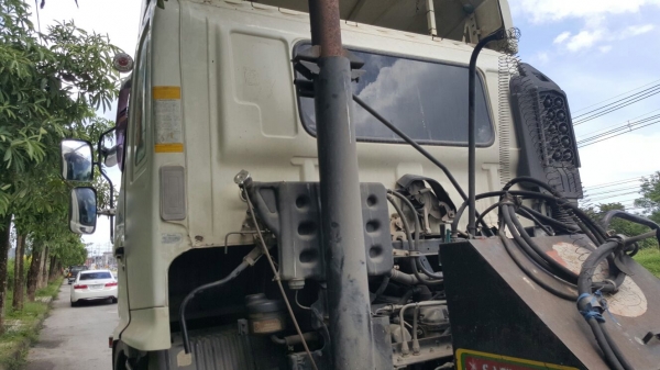 รถฮีโน่ 10 ล้อ หัวลาก 320 แรงม้า. ปี 50.   ( ขาย แม่ , ลูก. )    สนใจติดต่อ  081 - 6079515