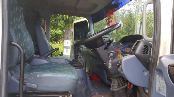 รถฮีโน่ 10 ล้อ หัวลาก 320 แรงม้า. ปี 50.   ( ขาย แม่ , ลูก. )    สนใจติดต่อ  081 - 6079515