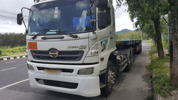 รถฮีโน่ 10 ล้อ หัวลาก 320 แรงม้า. ปี 50.   ( ขาย แม่ , ลูก. )    สนใจติดต่อ  081 - 6079515