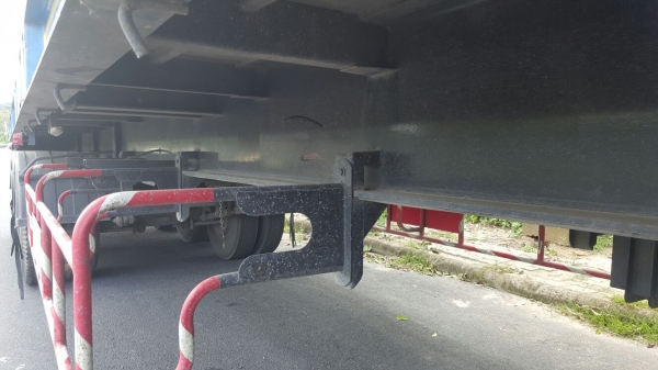 รถฮีโน่ 10 ล้อ หัวลาก 320 แรงม้า. ปี 50.   ( ขาย แม่ , ลูก. )    สนใจติดต่อ  081 - 6079515