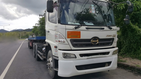 รถฮีโน่ 10 ล้อ หัวลาก 320 แรงม้า. ปี 50.   ( ขาย แม่ , ลูก. )    สนใจติดต่อ  081 - 6079515