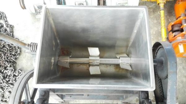 ====== Sold Out!! ====== เครื่อง บด นวด ตีผสม ถังสแตนเลสหนา มอเตอร์ 1 HP. ไฟบ้าน 220V. สภาพสวย!! 089-2499-123(Line)