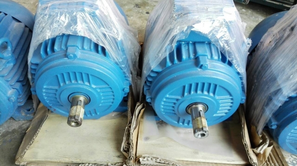 ******** Sold Out!! ******* มอเตอร์ WEG ขนาด 5.5 HP. 380V. 1450 RPM.เป็นของใหม่แกะลัง มี 5 ลูก.เหมามีราคาพิเศษครับ!!