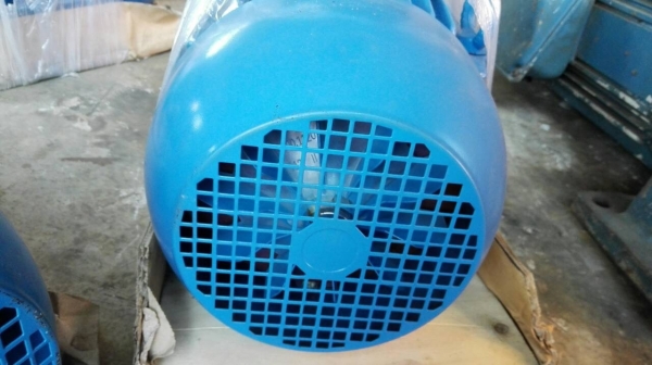 ******** Sold Out!! ******* มอเตอร์ WEG ขนาด 5.5 HP. 380V. 1450 RPM.เป็นของใหม่แกะลัง มี 5 ลูก.เหมามีราคาพิเศษครับ!!