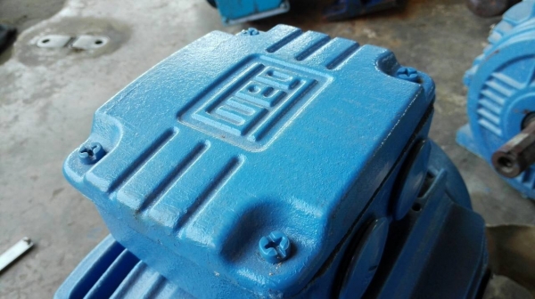 ******** Sold Out!! ******* มอเตอร์ WEG ขนาด 5.5 HP. 380V. 1450 RPM.เป็นของใหม่แกะลัง มี 5 ลูก.เหมามีราคาพิเศษครับ!!