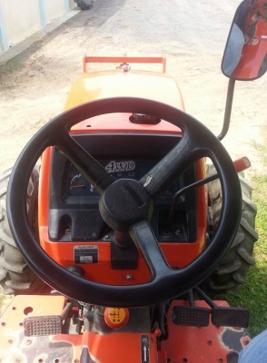 คูโบต้า L3408 4 WD 2 เพลาใบมีดดันหน้า รถไร่ไม่เคยลงนา..สภาพดีแน่นๆครับ