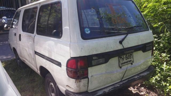 รถตู้เล็กToyota cr27 รถตู้เล็กToyota cr27