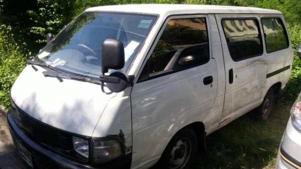 รถตู้เล็กToyota cr27 รถตู้เล็กToyota cr27