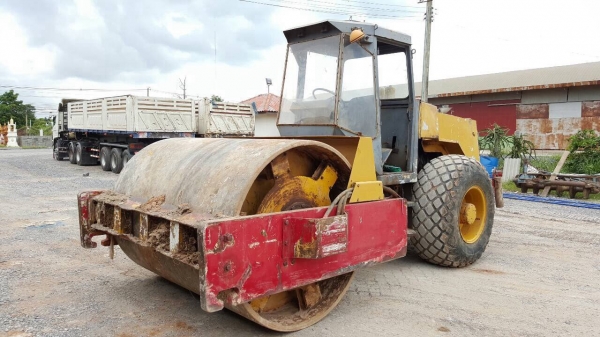 ขายรถบด สั่นสะเทือน DYNAPAC CA30D 4X4 เอกสารสัญญาซื้อขาย เครื่อง DEUTZ ปั้มดี รถใช้งานอยู่ทุกวัน