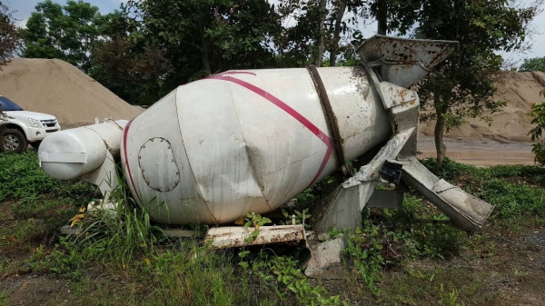 ขายชุดโม่ปูน 3 คิว สภาพพร้อมยกขึ้นใส่ได้เลย อุปกรณ์ครบ ราคาคุยกันได้ครับ ขายชุดโม่ปูน 3 คิว สภาพพร้อมยกขึ้นใส่ได้เลย อุปกรณ์ครบ ราคาคุยกันได้ครับ