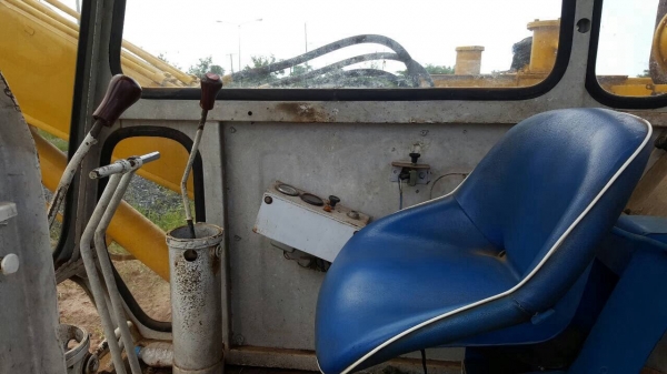 ขายรถแบคโฮ KOMATSU PC65-3 เอกสารสัญญาซื้อขาย เครื่อง 4BC2 100 แรงม้า ปั้มดี ช่วงล่างดี รถใช้งานอยู่ครับ ขายรถแบคโฮ KOMATSU PC65-3 เอกสารสัญญาซื้อขาย เครื่อง 4BC2 100 แรงม้า ปั้มดี ช่วงล่างดี รถใช้งานอยู่ครับ