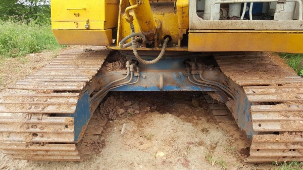 ขายรถแบคโฮ KOMATSU PC65-3 เอกสารสัญญาซื้อขาย เครื่อง 4BC2 100 แรงม้า ปั้มดี ช่วงล่างดี รถใช้งานอยู่ครับ ขายรถแบคโฮ KOMATSU PC65-3 เอกสารสัญญาซื้อขาย เครื่อง 4BC2 100 แรงม้า ปั้มดี ช่วงล่างดี รถใช้งานอยู่ครับ